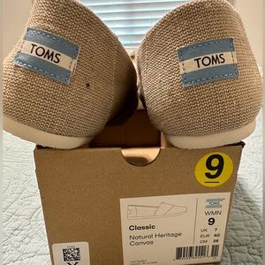 TOMS Classic Natural Heritage Canvas.